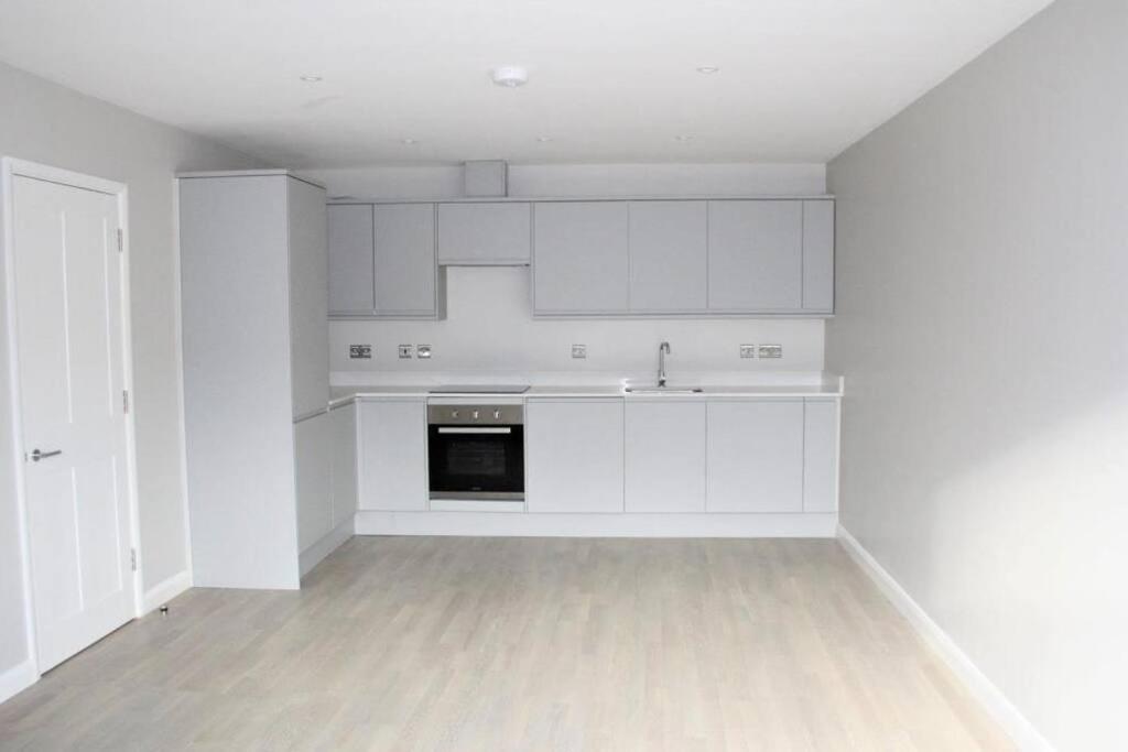 Ferienwohnung Marvellous New Build 2 Bed Flat - 1 Ophelia Court Epsom Exterior foto